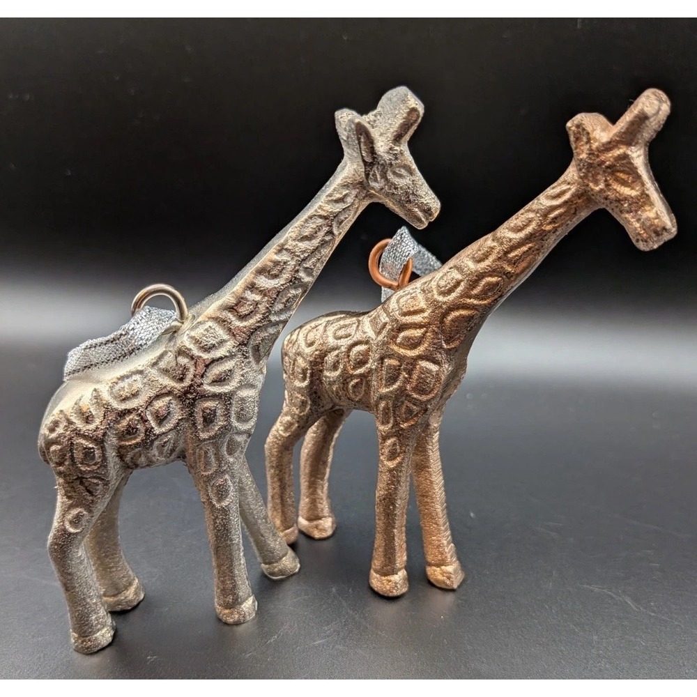 Set of 2 Metallic Giraffe Ornaments Figurine Silver- and Rose Gold-tone Textured